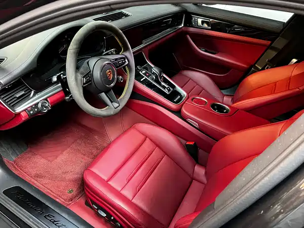 Porsche Panamera 2023