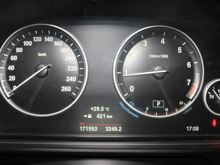BMW 5 Series 2014 — фото 13