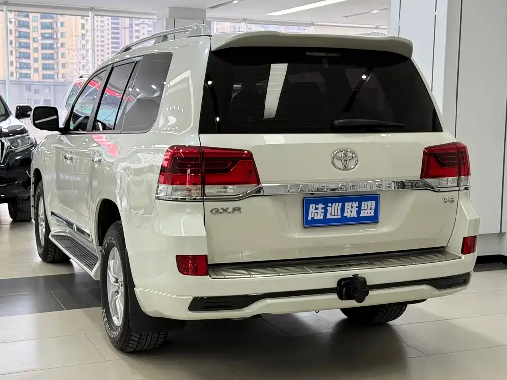 Toyota Land Cruiser 2018 — фото 16