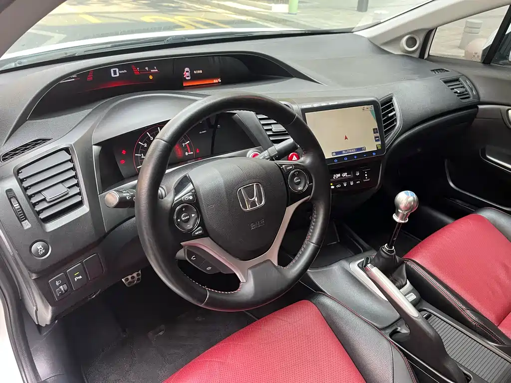 Honda Civic 2015 — фото 15