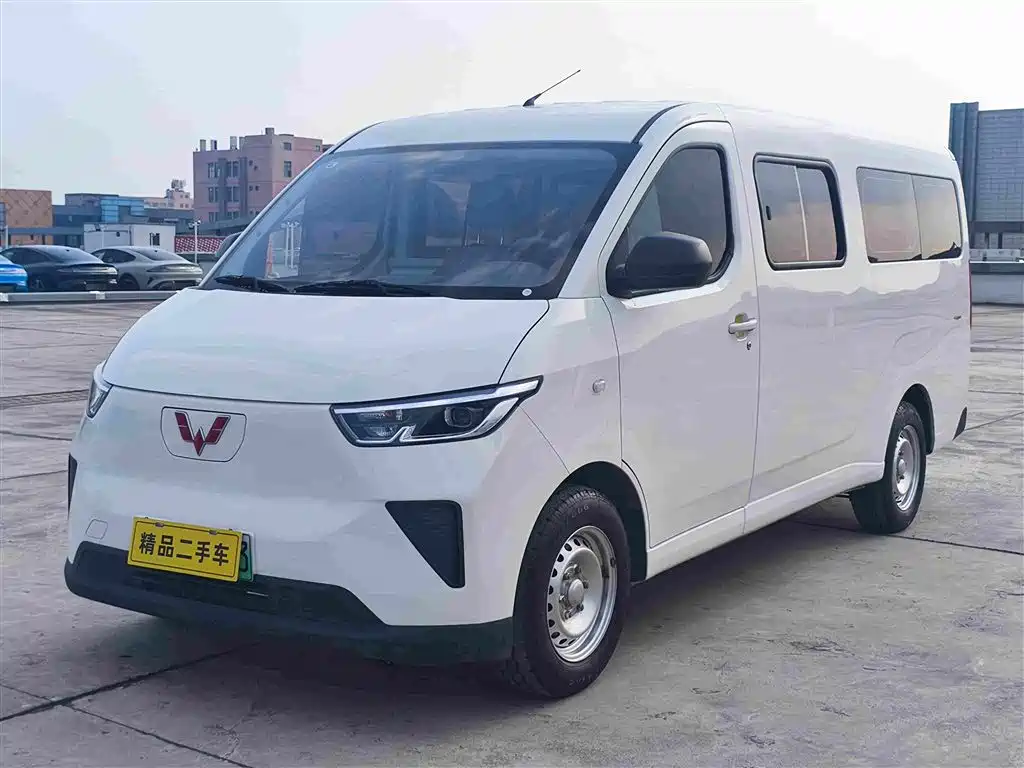 Wuling Yangguang 2025