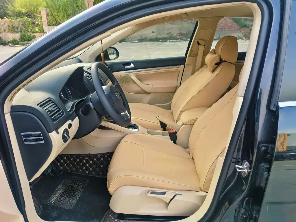Volkswagen Sagitar 2011