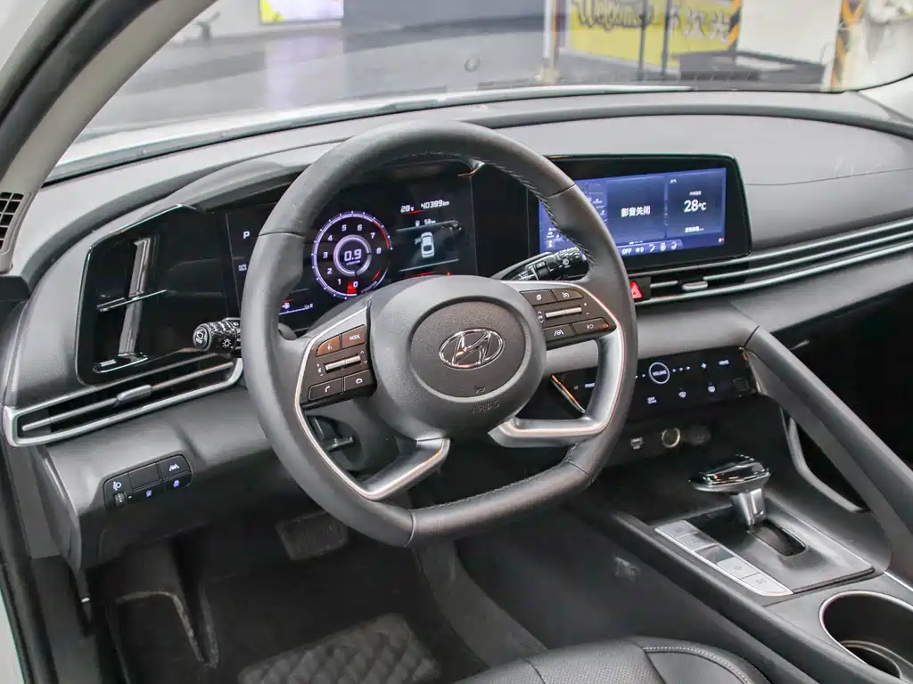 Hyundai Elantra 2023
