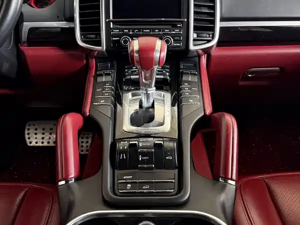Porsche Cayenne 2011