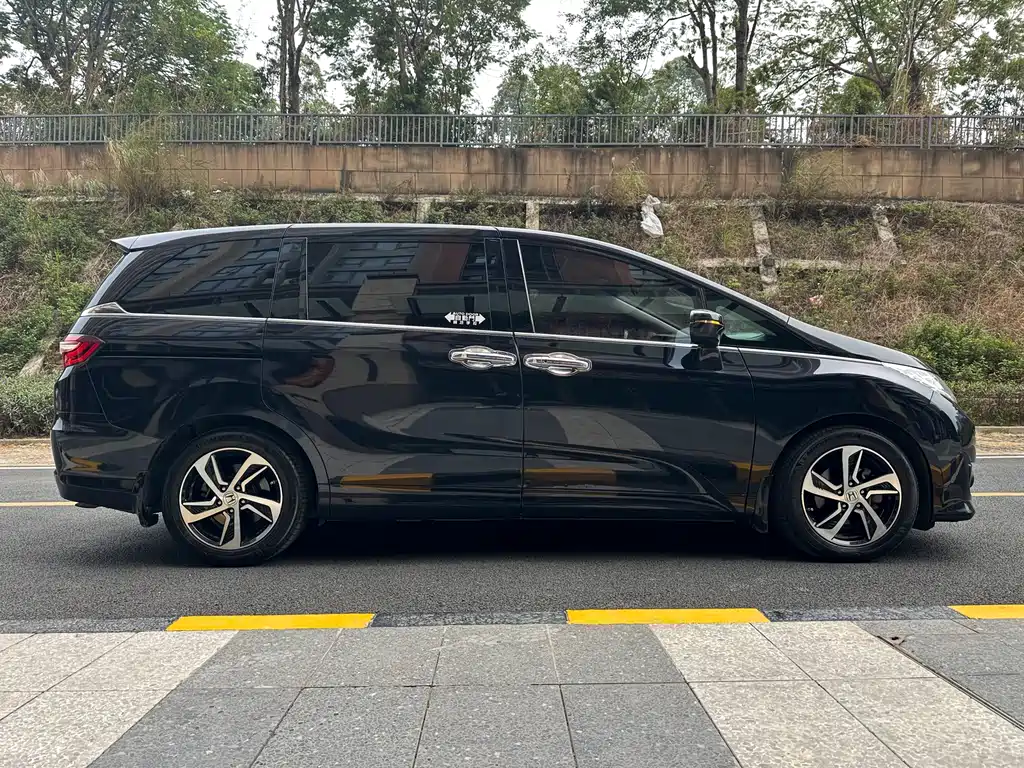 Honda Odyssey 2018 — фото 8