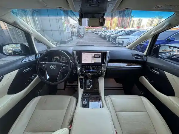 Toyota Alphard 2021