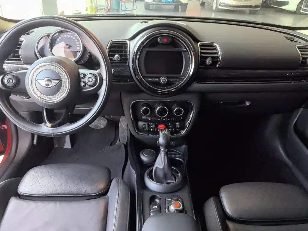 MINI Clubman 2018 — фото 10