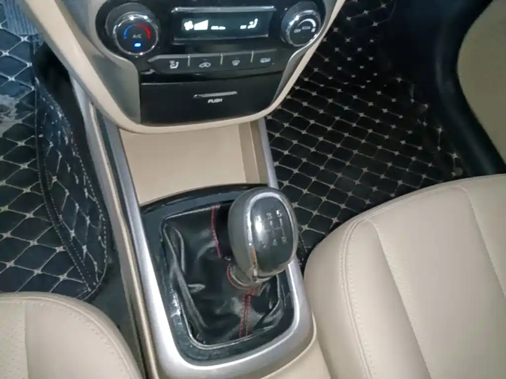 Changan Eado 2015 — фото 14