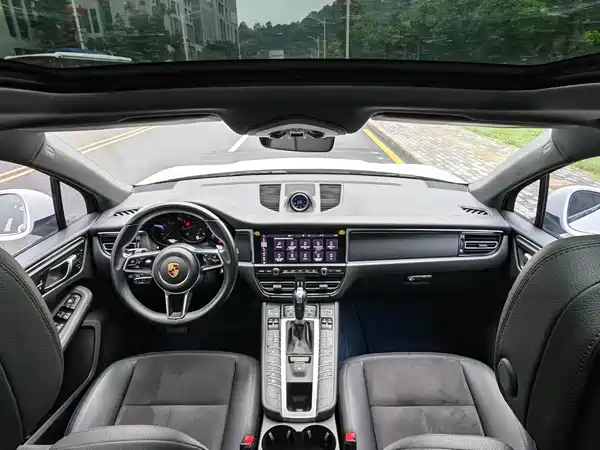 Porsche Macan 2021