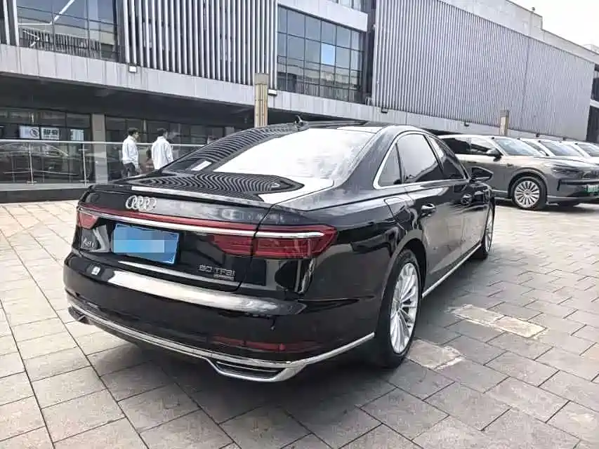 Audi A8 2020 — фото 6