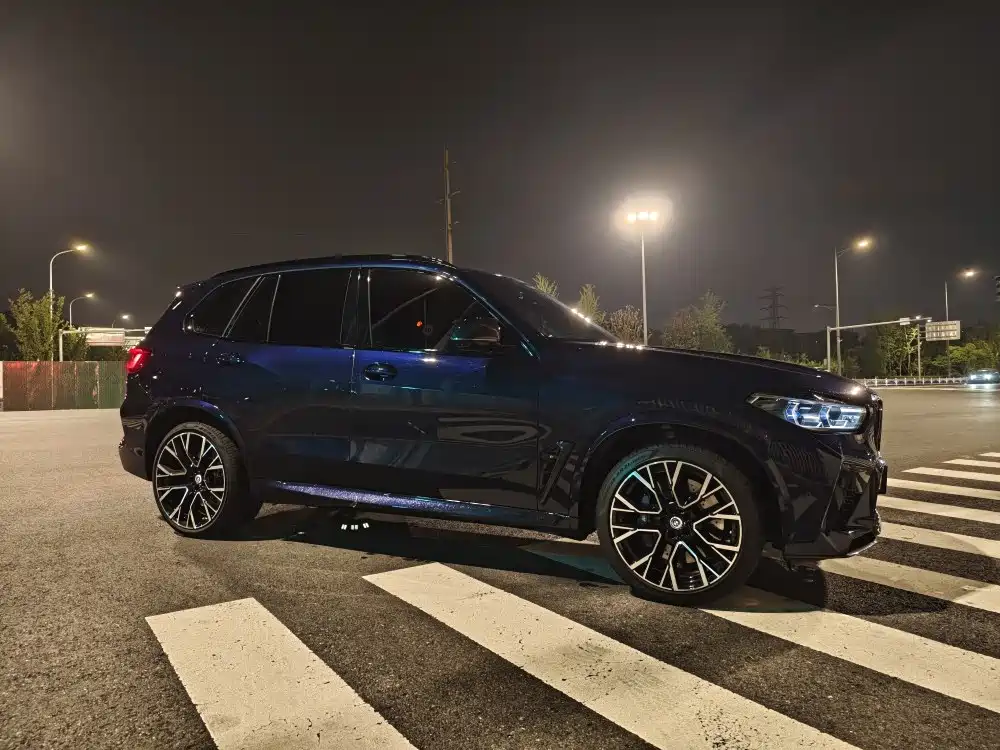 BMW X5 M 2022 — фото 7