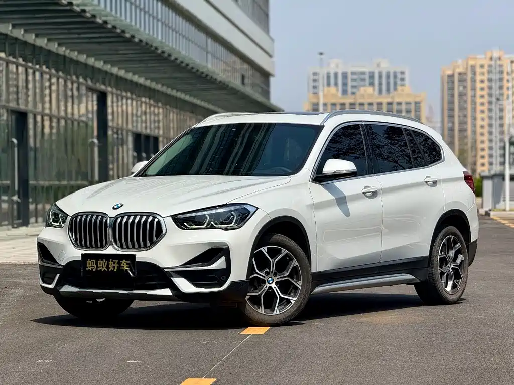 BMW X1 2021 — фото 1