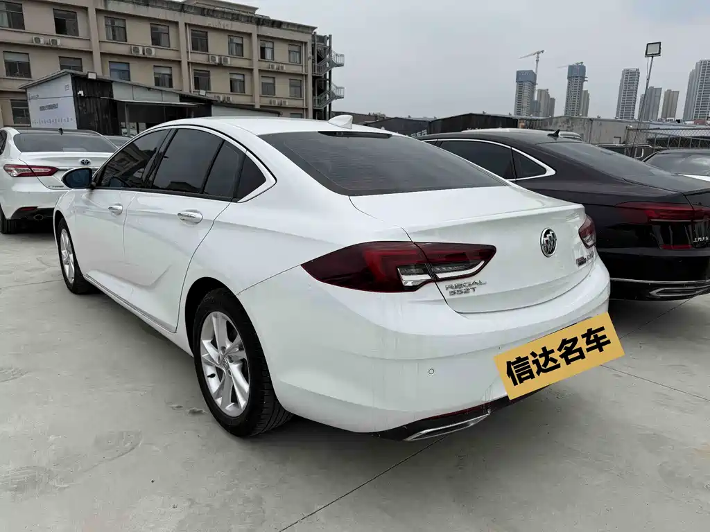 Buick Regal 2020 — фото 17