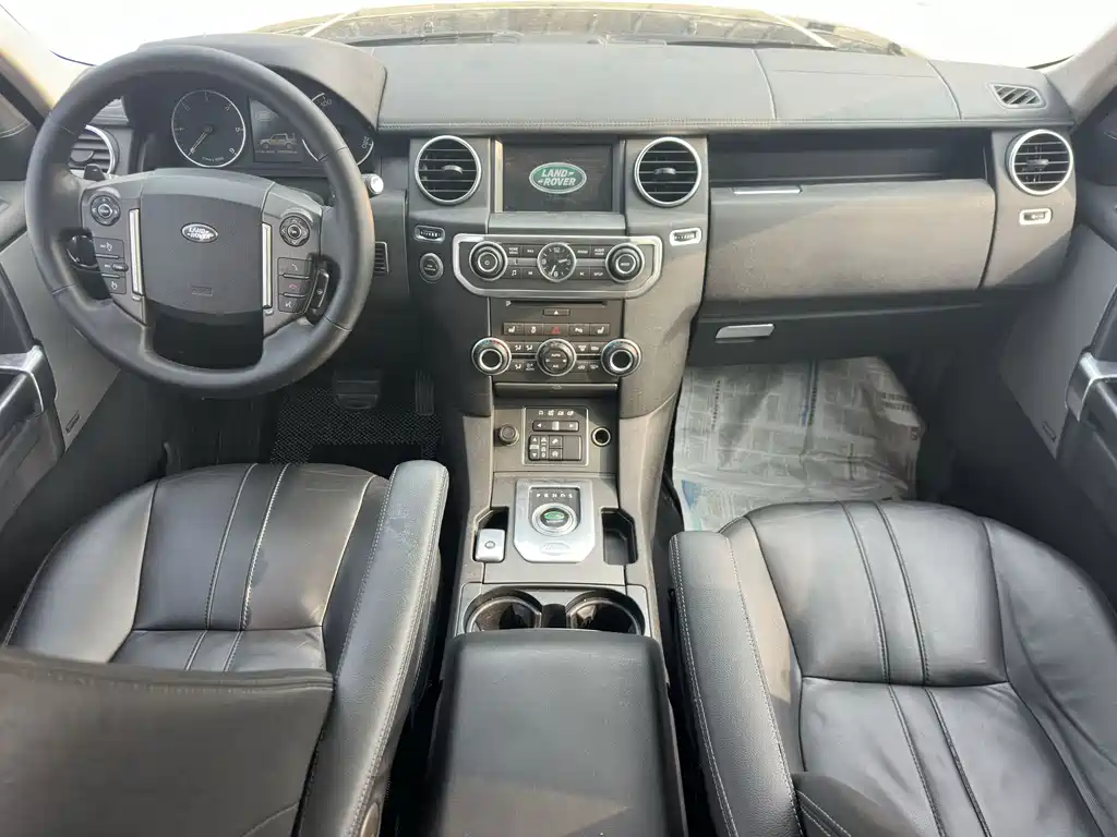 Land Rover Discovery 2014 — фото 10