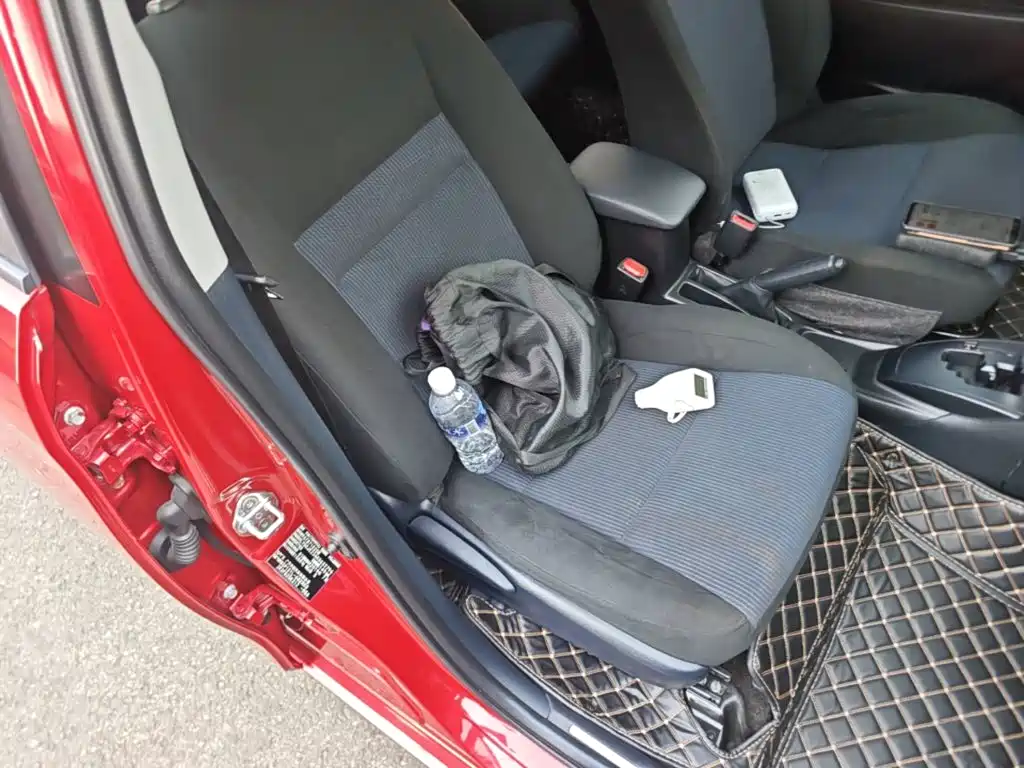 Toyota Yaris L 2019 — фото 25