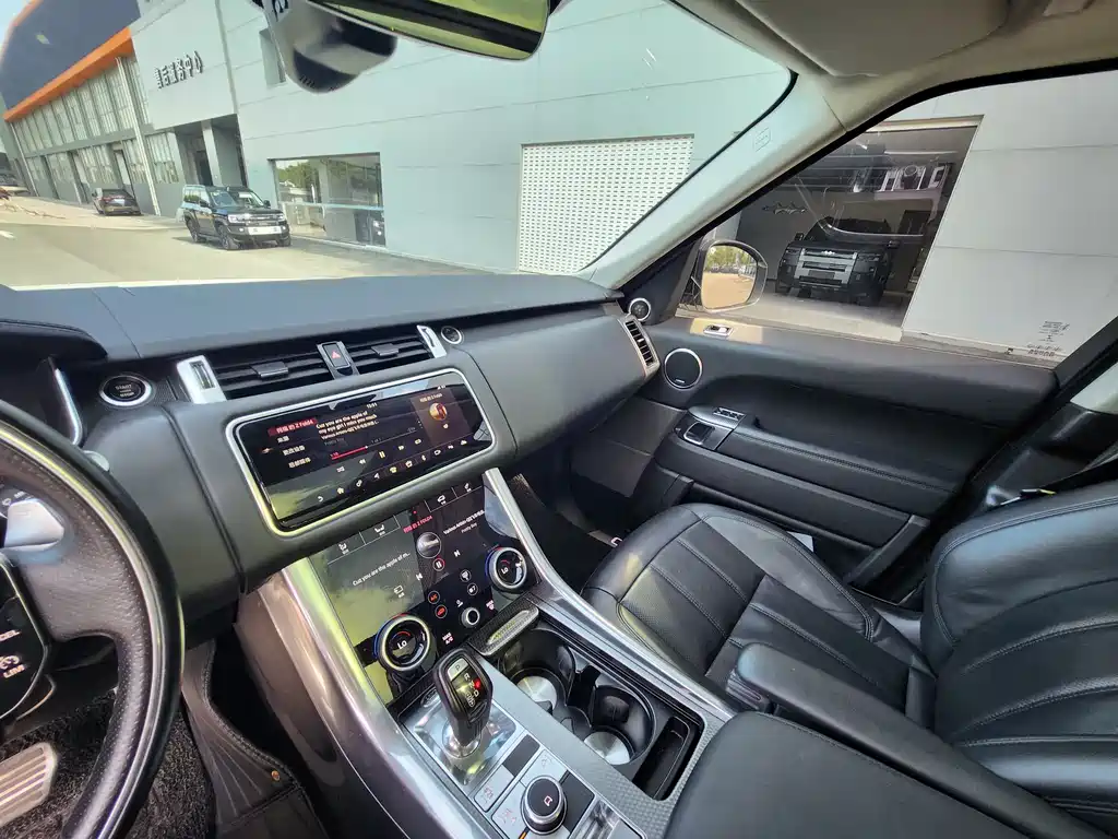 Land Rover Sport 2021