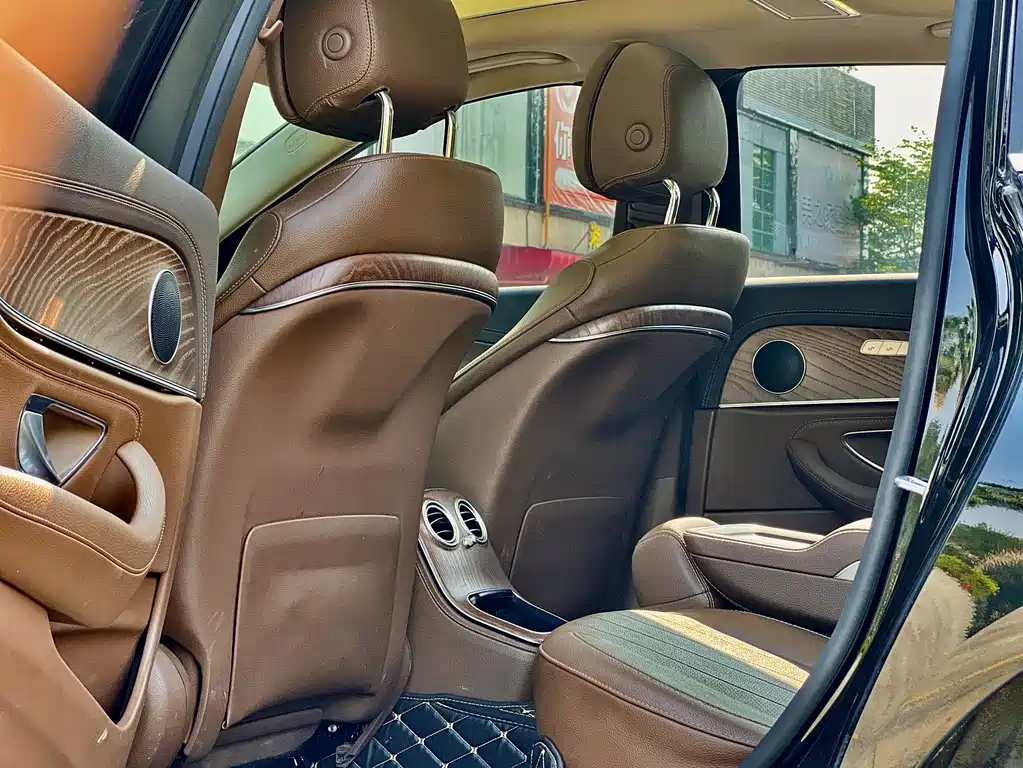 Mercedes-Benz E-Class 2023 — фото 6