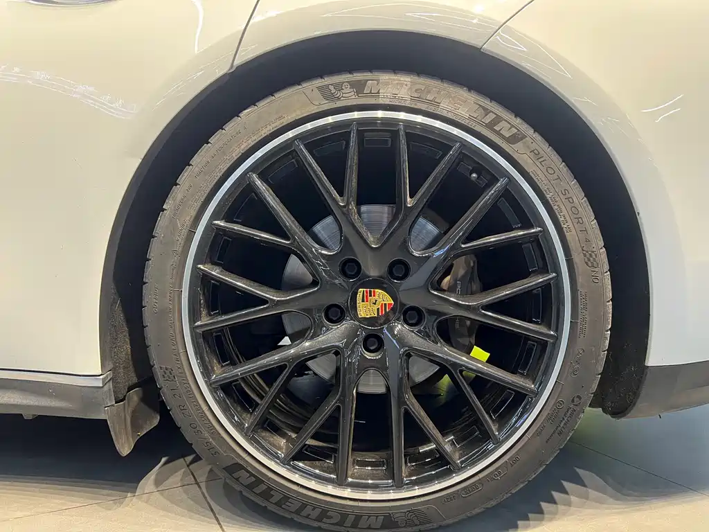 Porsche Panamera 2018 — фото 20