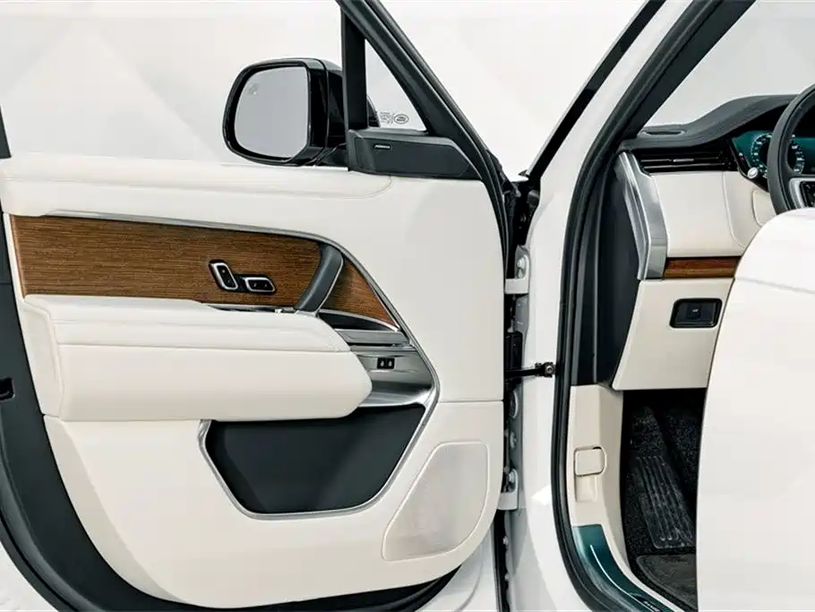 Land Rover Range Rover 2025 — фото 17