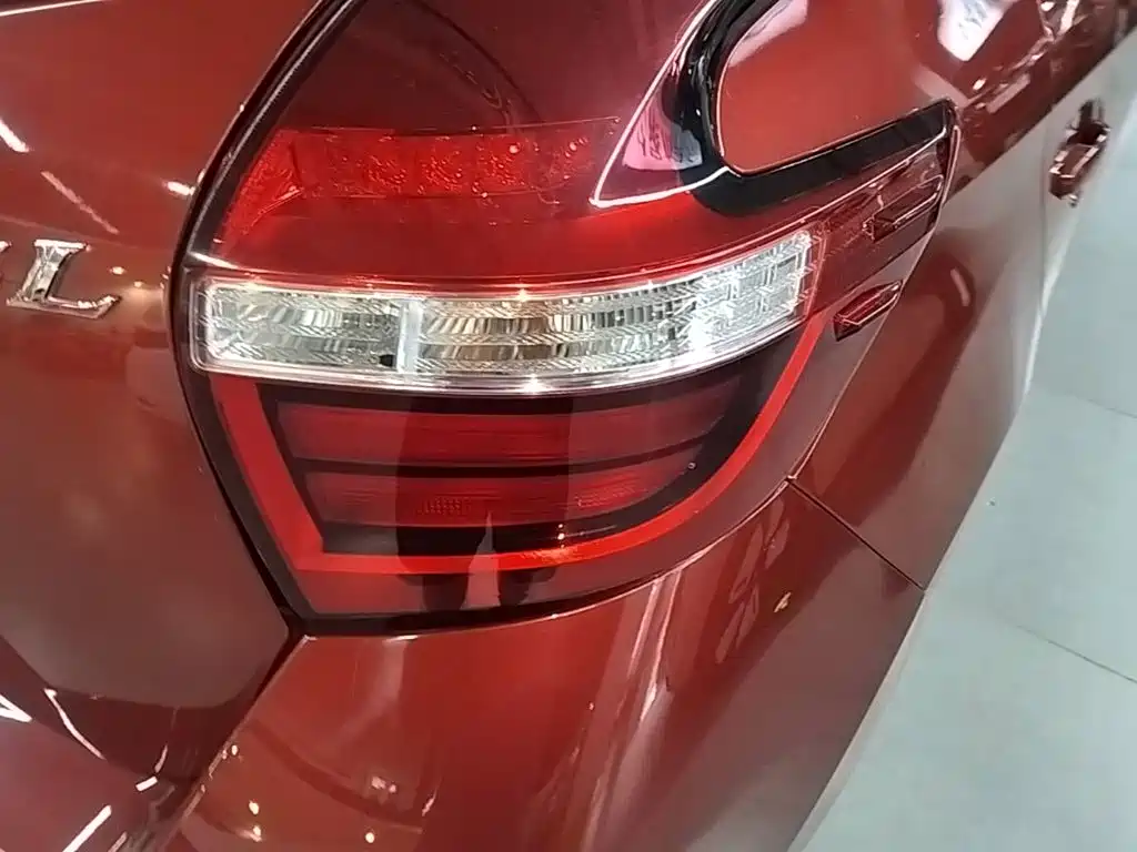 Toyota Yaris L 2020 — фото 8