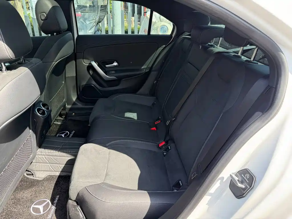Mercedes-Benz A-Class 2023 — фото 12