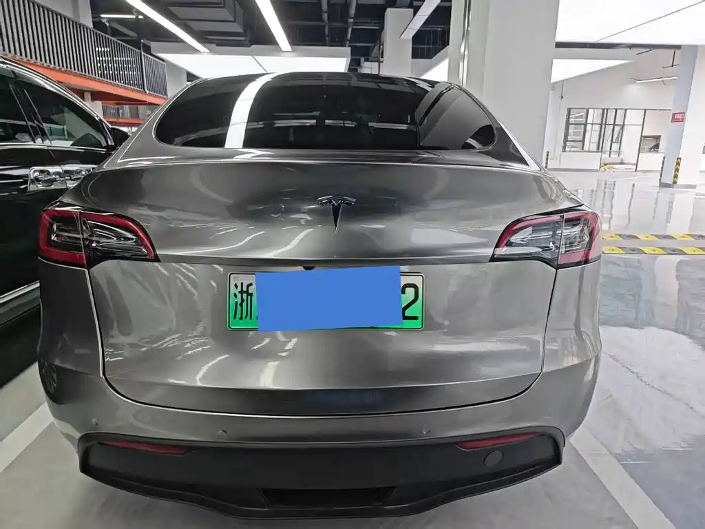 Tesla Model Y 2022 — фото 9