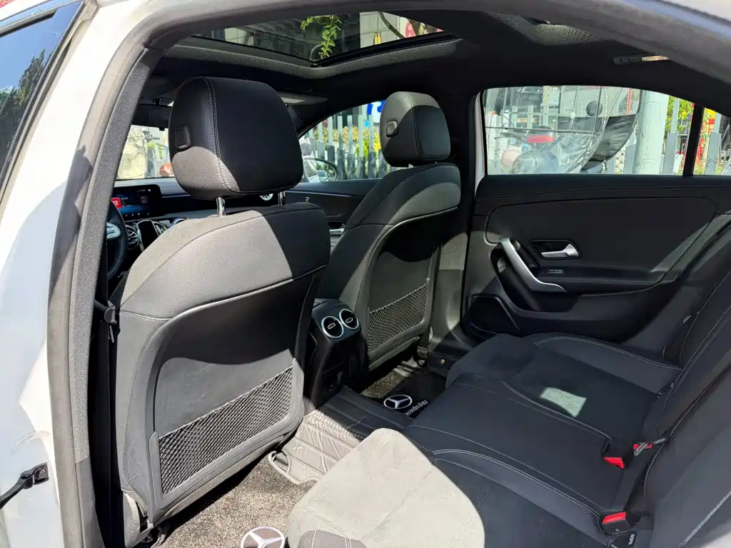 Mercedes-Benz A-Class 2023 — фото 11