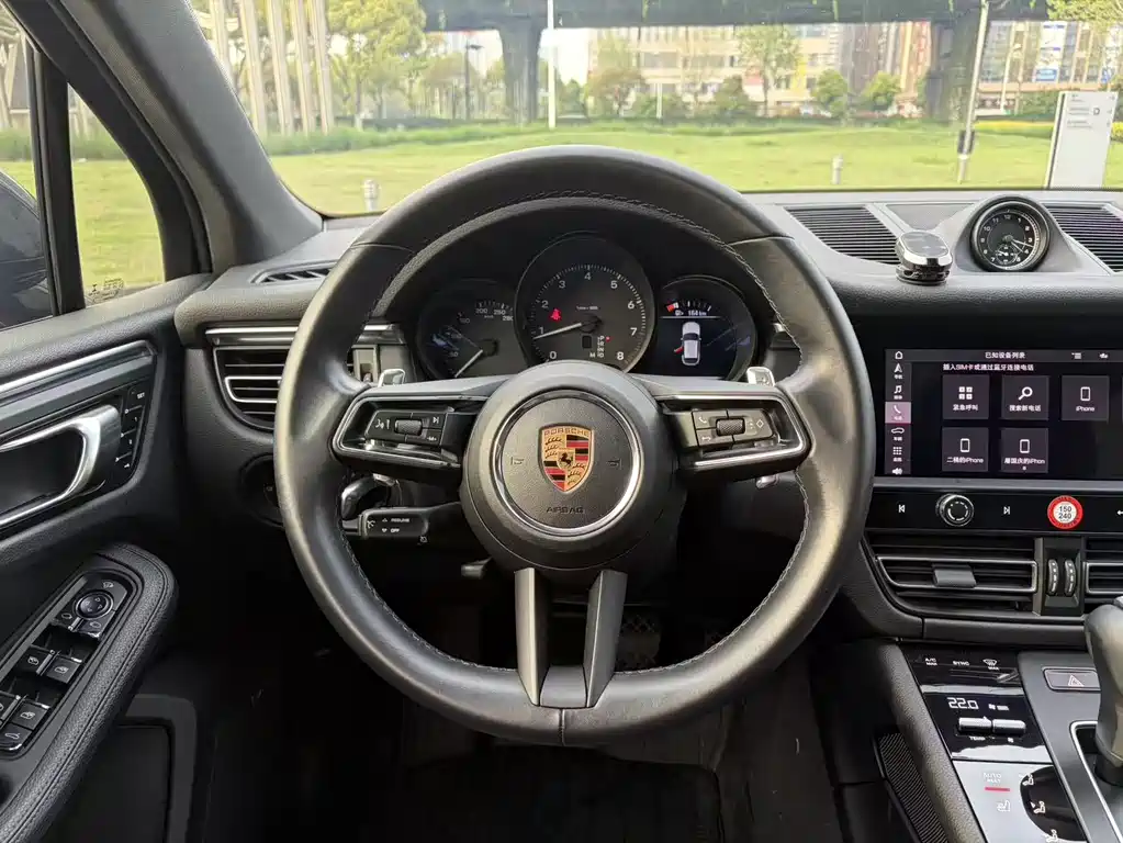 Porsche Macan 2022 — фото 17