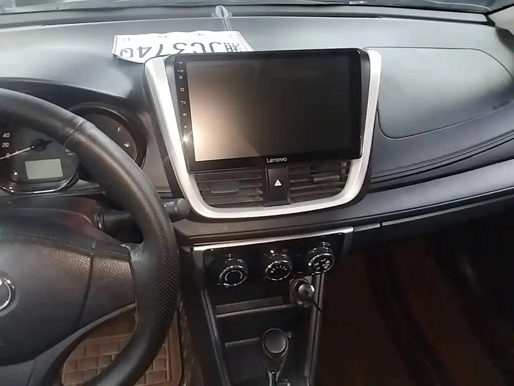 Toyota Yaris L 2020 — фото 13