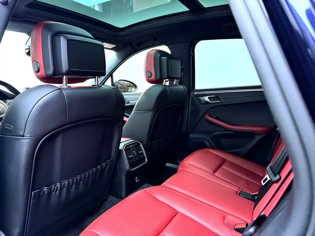 Porsche Macan 2021 — фото 17
