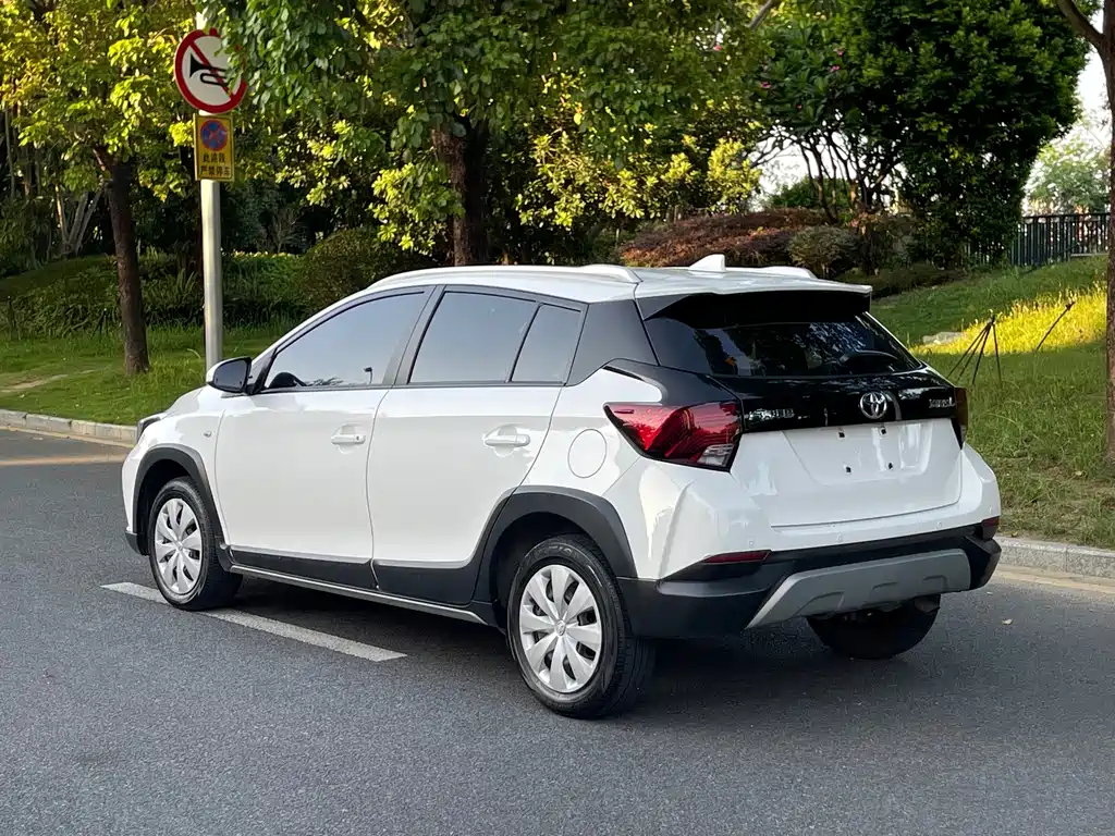 Toyota Yaris L 2022