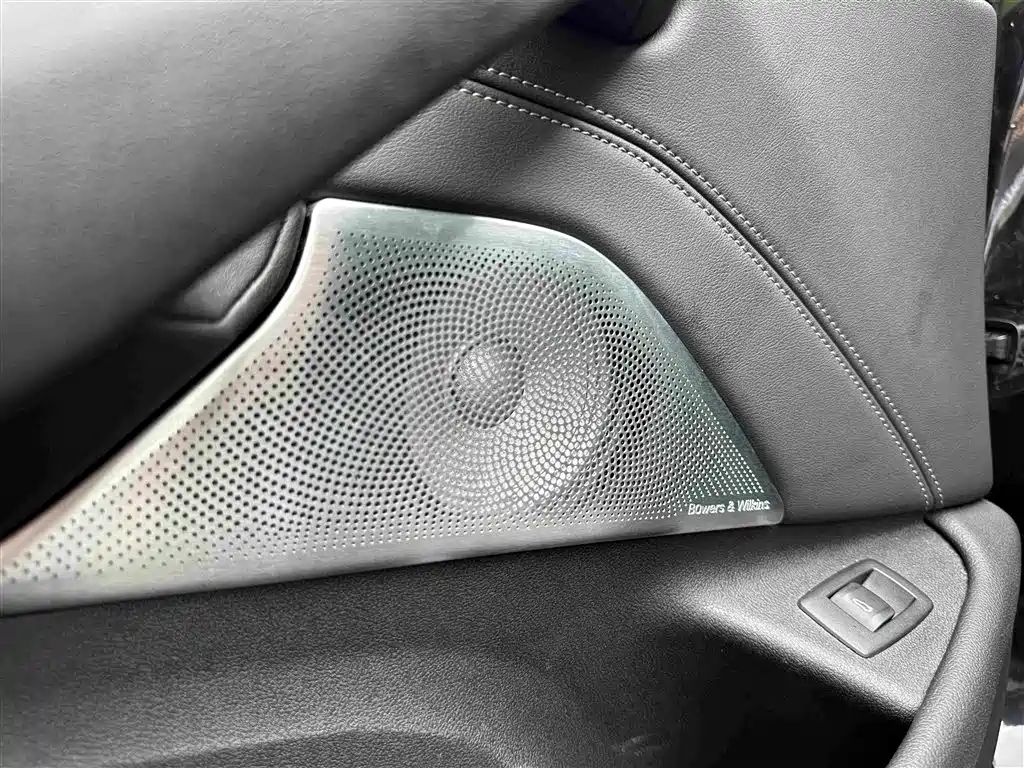 BMW 5 Series 2023 — фото 13