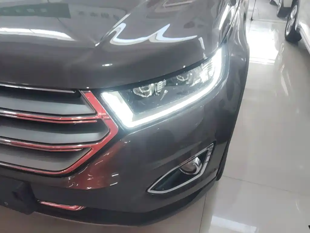 Ford Edge 2015 — фото 24