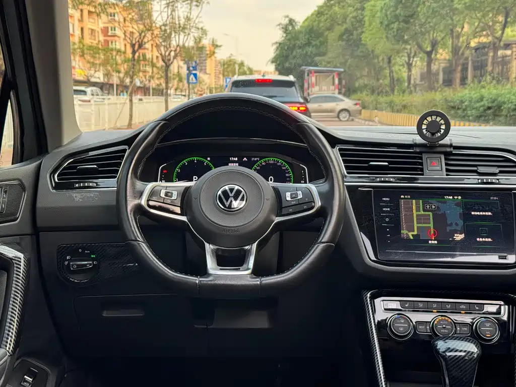 Volkswagen Tiguan L 2021 — фото 19