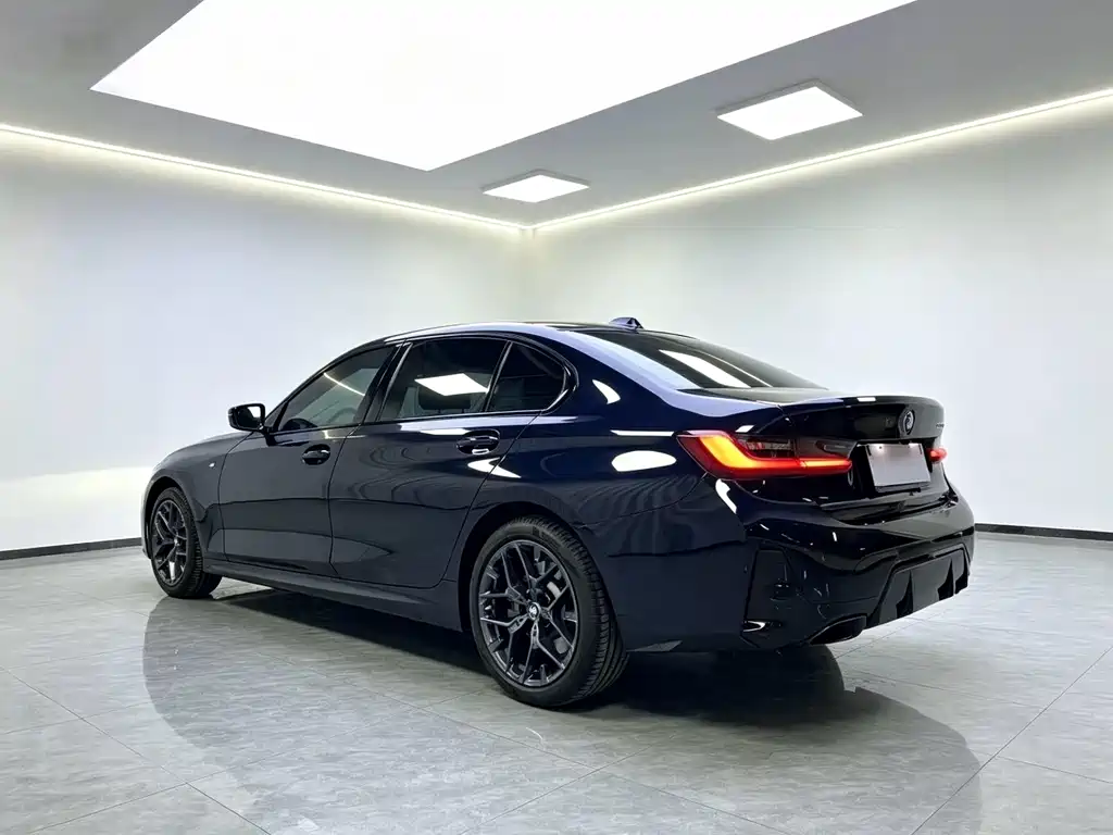 BMW 3 Series 2025 — фото 12