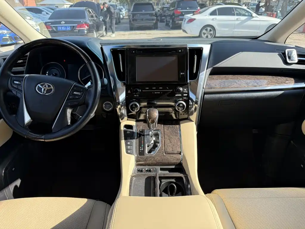 Toyota Vellfire 2020 — фото 9