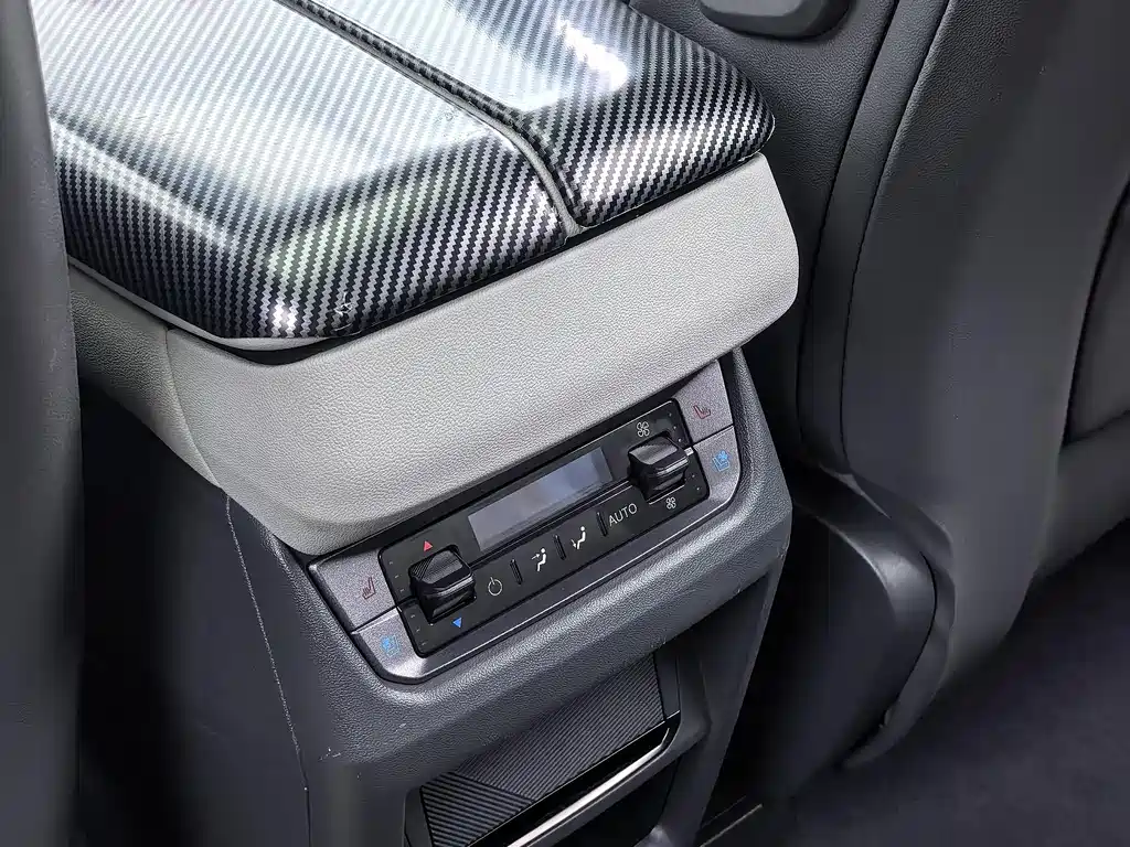 Ford Edge 2024 — фото 14