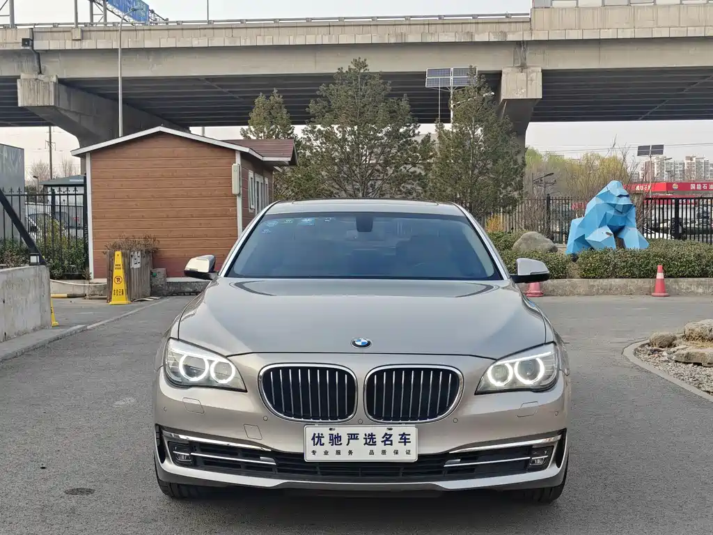BMW 7 Series 2013 — фото 2