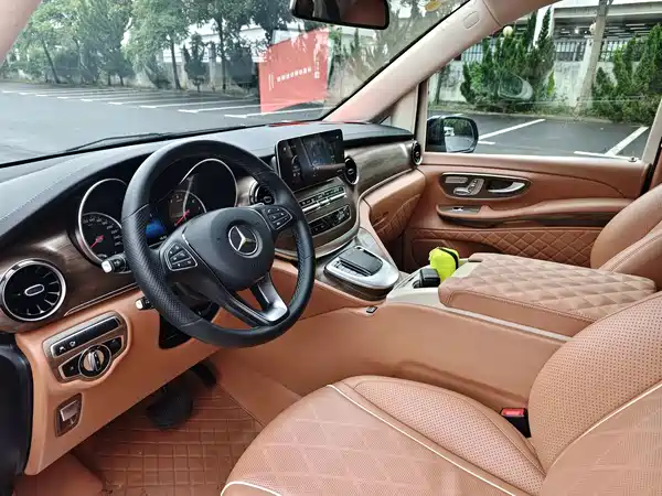 Mercedes-Benz V-Class 2021