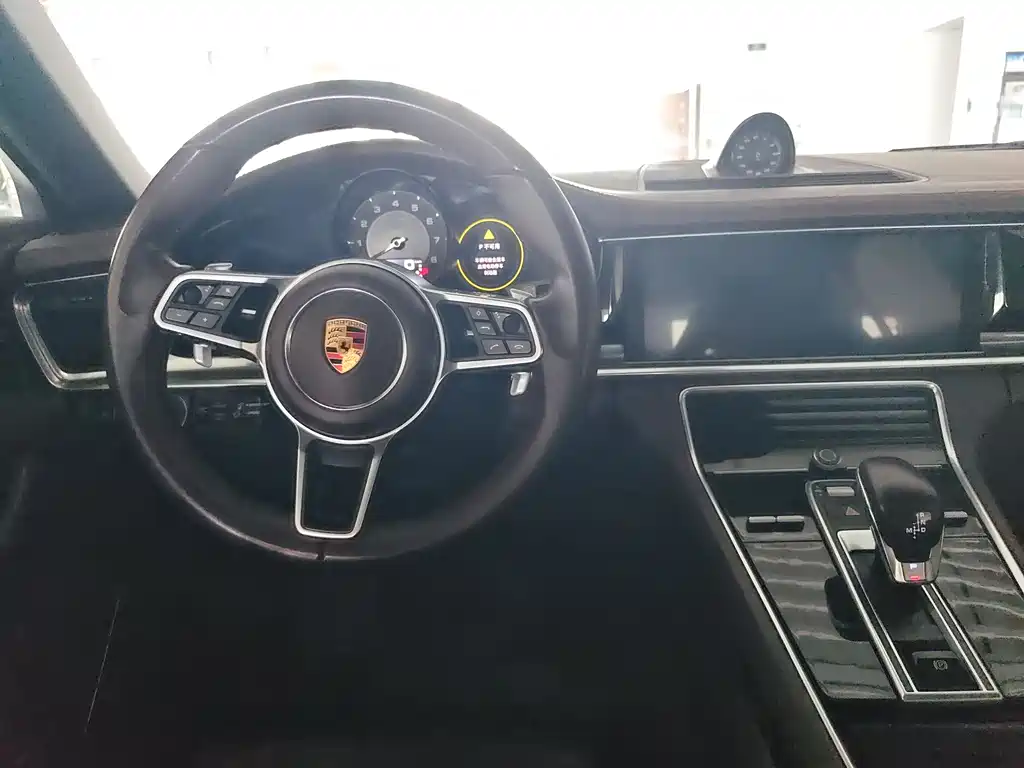 Porsche Panamera 2018 — фото 9
