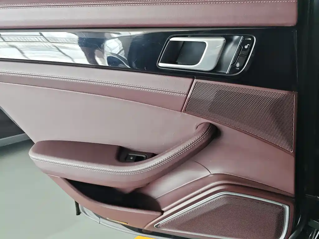 Porsche Panamera 2018 — фото 17