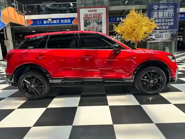 Audi Q2L 2020