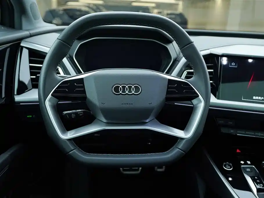 Audi Q4 e-tron 2024 — фото 18