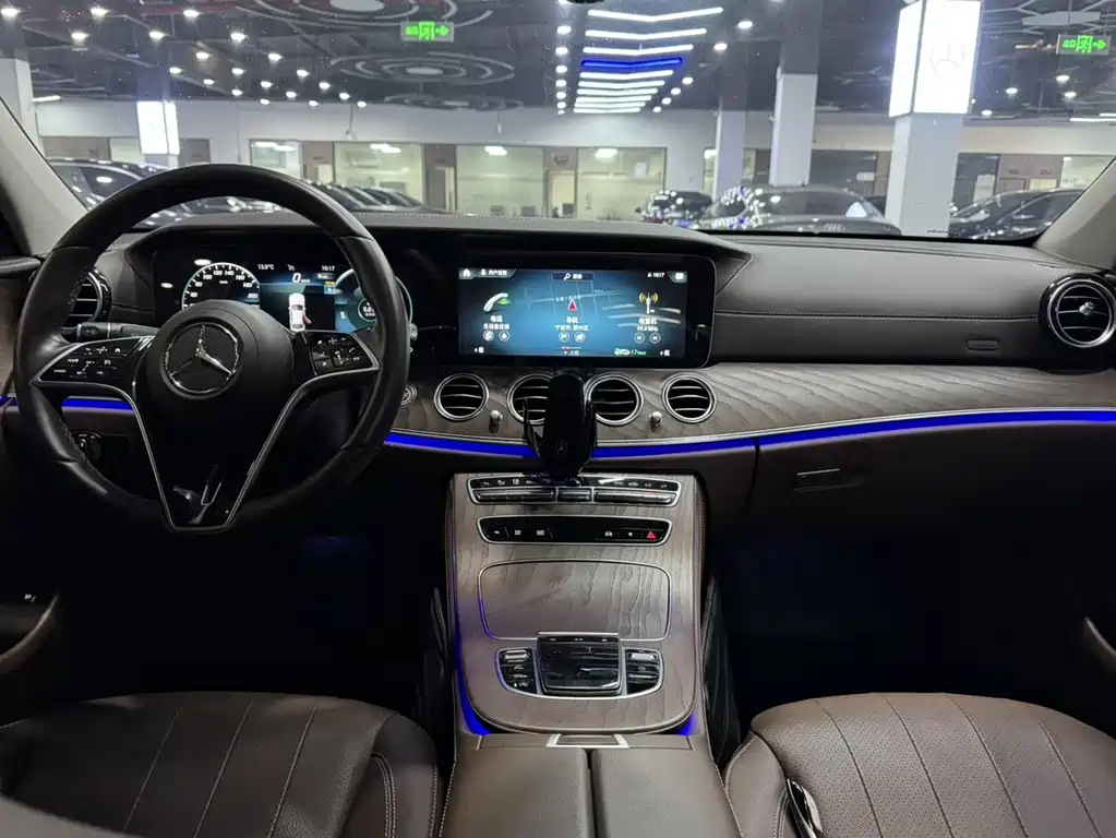 Mercedes-Benz E-Class 2022 — фото 11