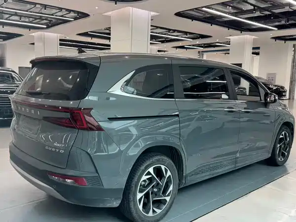 Hyundai Custin 2022