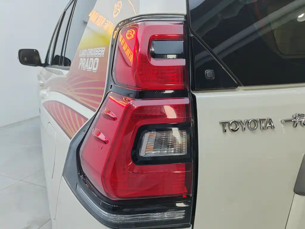 Toyota Prado 2020 — фото 19