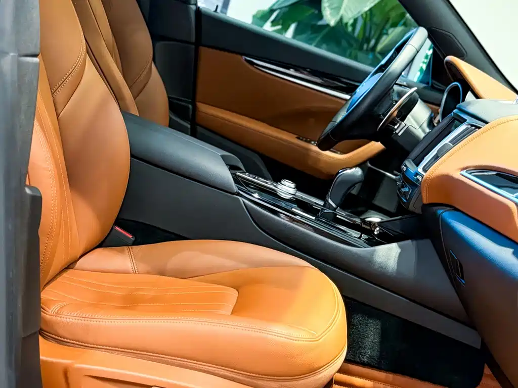Maserati Levante 2018 — фото 17