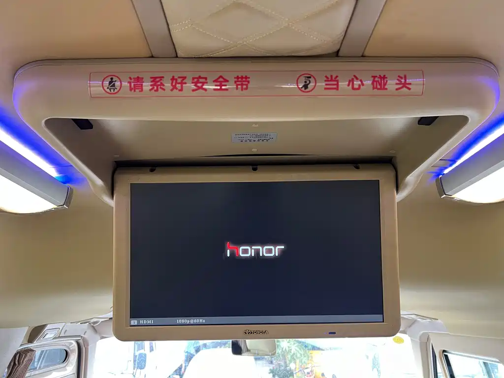 Toyota Coaster 2017 — фото 13
