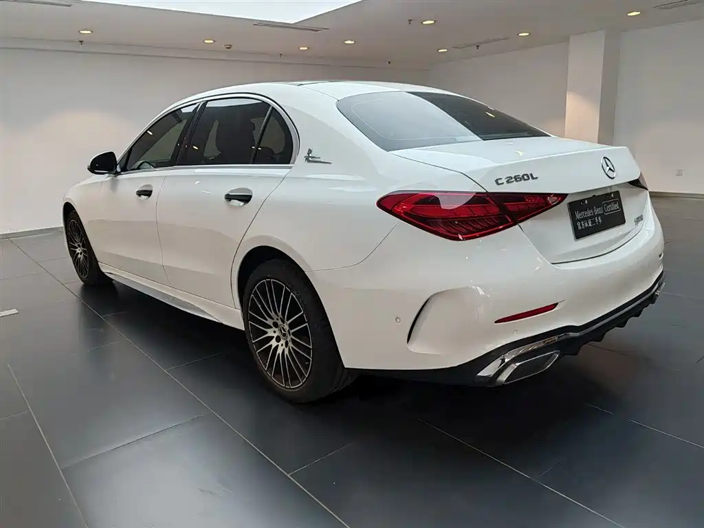 Mercedes-Benz C-Class 2024