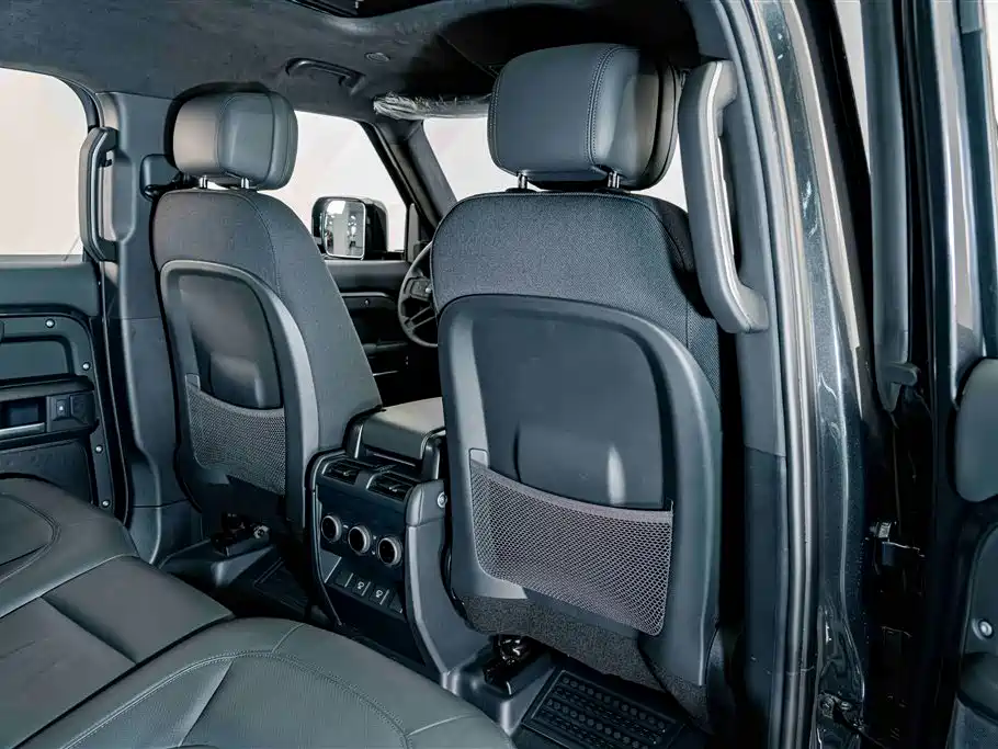 Land Rover Defender 2025 — фото 24